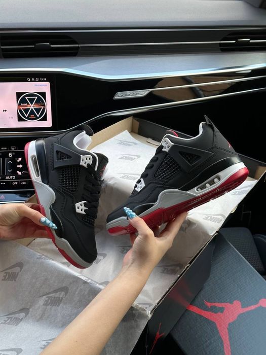 Жіночі термо(теплі) кросівки Nike Air Jordan 4 Retro Bred