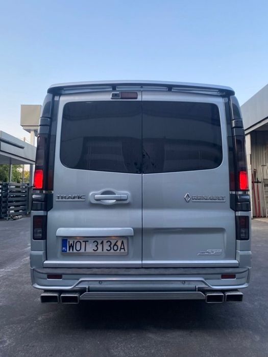 Buzzer PODWÓJNA KOŃCÓWKA WYDECHU RURY WYDECHOWEJ PROSTOKĄTNA 2 x PODWÓJNE KOŃCÓWKI  WYDECHU  PROSTOKĄTNE FIRMY BUZZER prostokąt długa długie z kwasówki blachy nierdzewnej Kwasówka blacha nierdzewna bus do busa Renault Trafic Mercedes vito Volkswagen vw t5