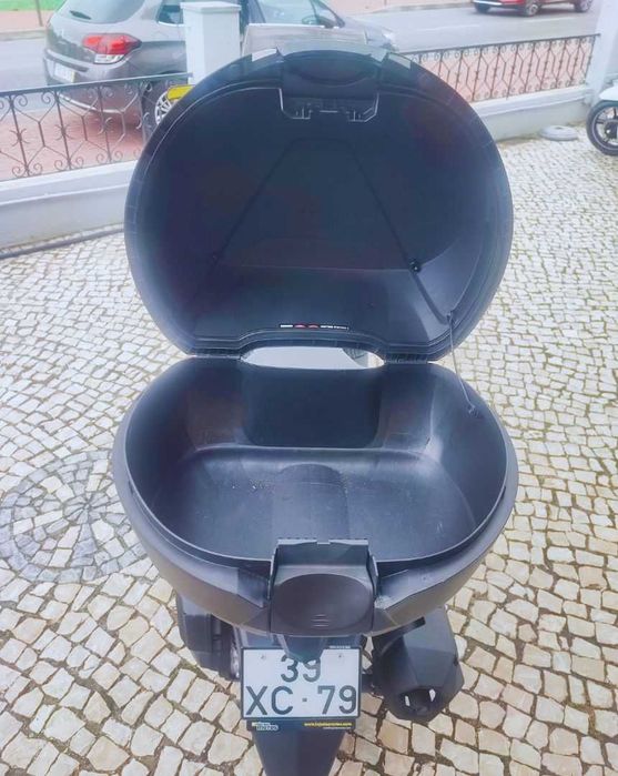 Cruisym 300 , revisão feita, pneus novos, top case