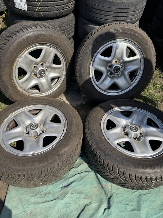 Комплект структурые диски r17 5/114.3 Mazda с резиной