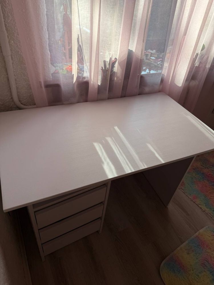 Стіл письмовий 110*75*60 см.
