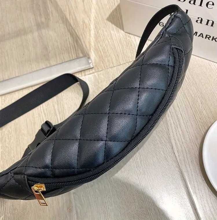 Bolsa de cintura preta xadrez acolchoada