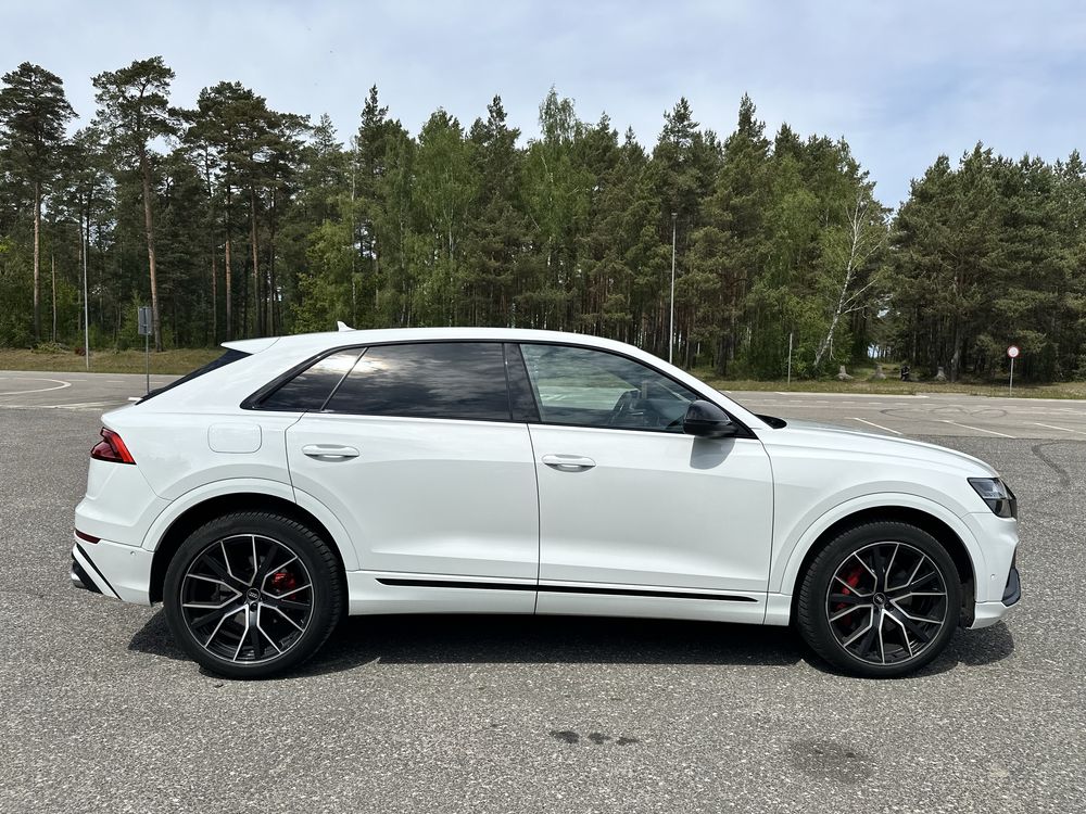Sprzedam Audi SQ8 2022, 4.0 500KM,  FakturaVAT