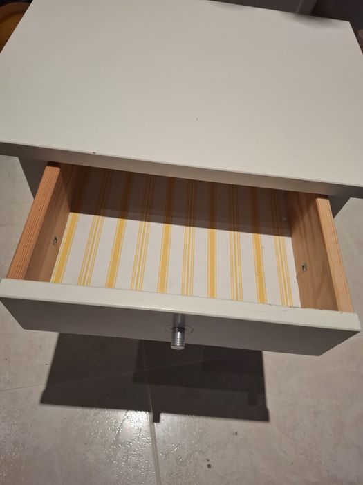 Mesas de cabeceira IKEA