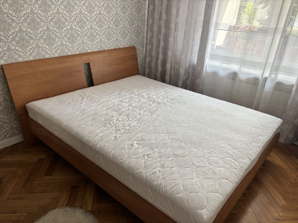Łóżko 160x210 z materacem