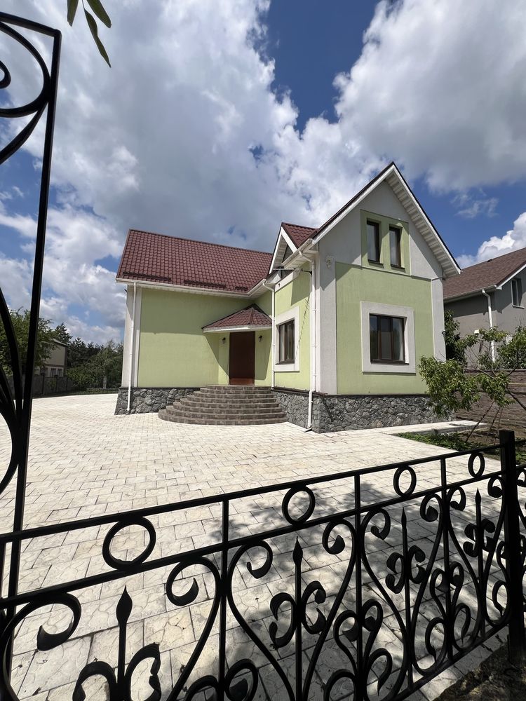 с.Піщанка Будинок в лісі, біля річки