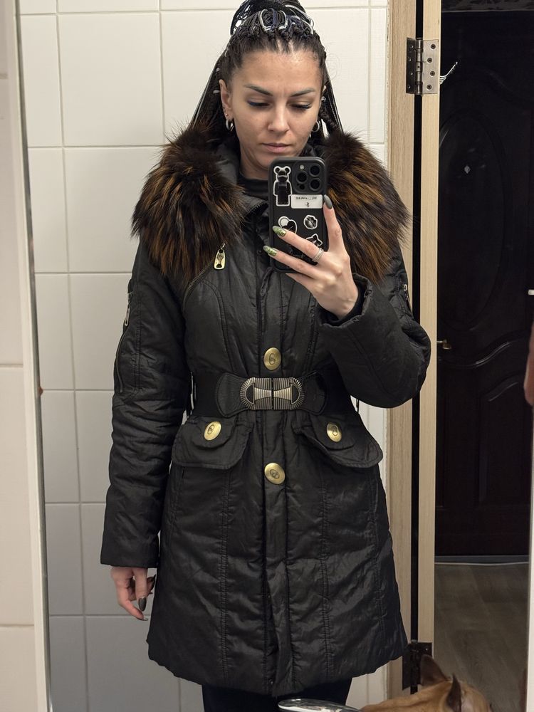 Продам пуховик з капюшоном
