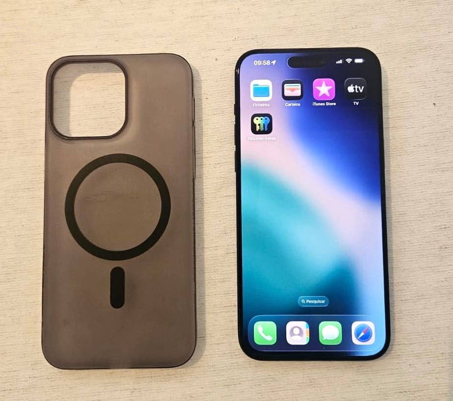 iPhone 15 Pro Max - Black/256 GB (película, capa, cabo, caixa, fatura)