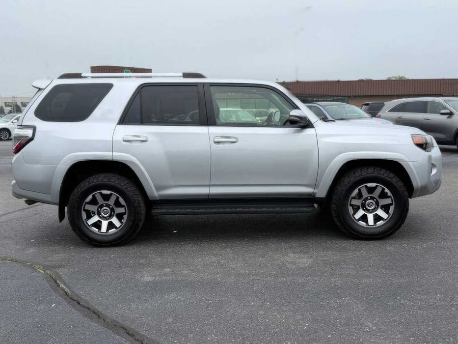 Toyota 4Runner SR5      2018