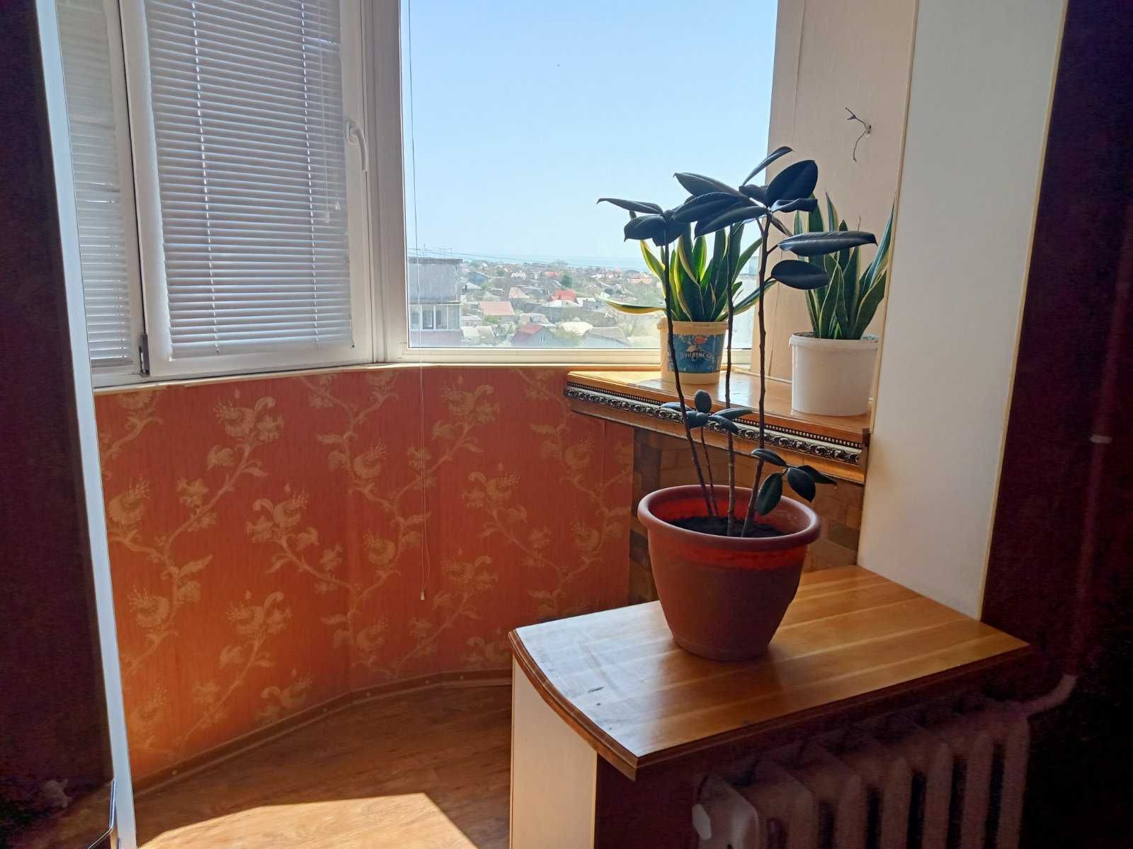 продам 3-х комнатную квартиру от собственника, 11 эт. 12-и эт. дома