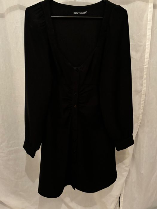 Sukienka ZARA z Guziczkami i Marszczeniem, rozmiar M