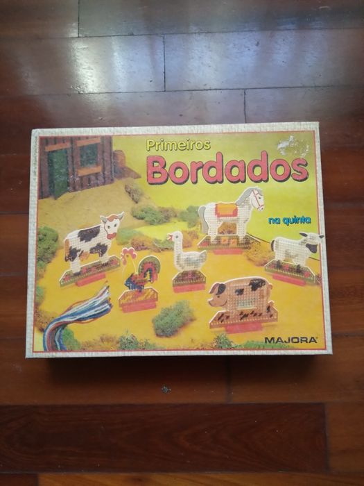 Bordados -brinquedo de criança