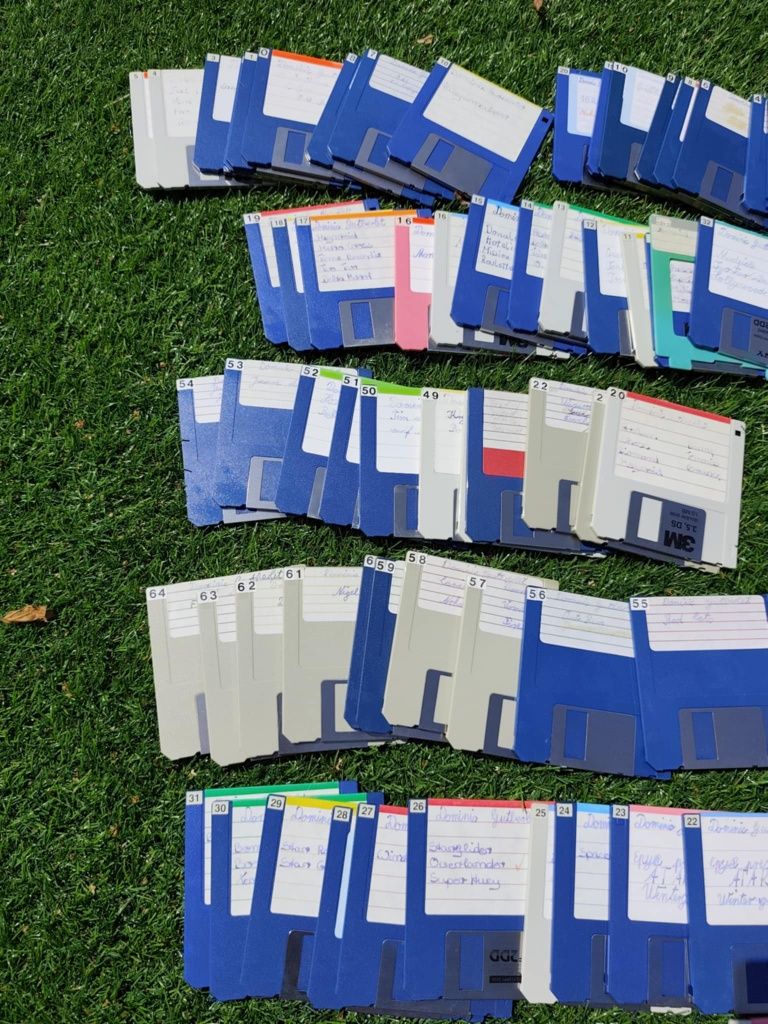 90 Dyskietek Atari 3.5