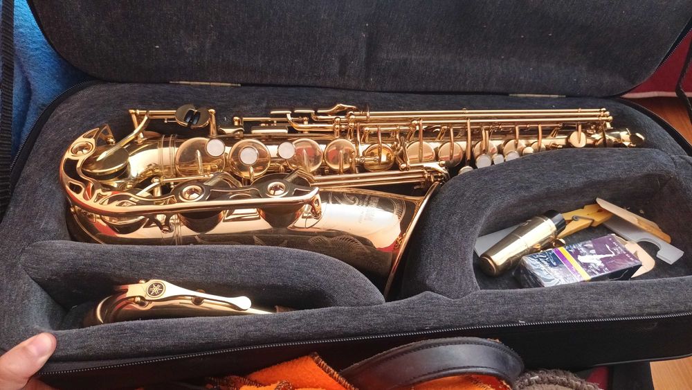 Saxofone alto Yamaha yas 62  profissional, em bom estado / 2 estonjos.