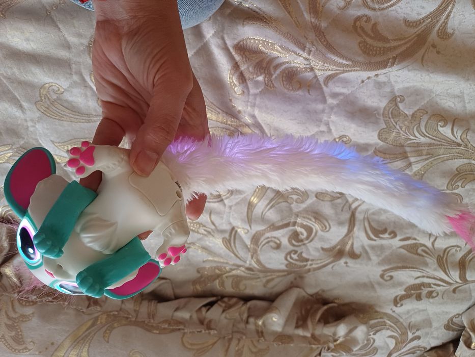 Чудесная интерактивная игрушка Lil Gleemerz Mattel