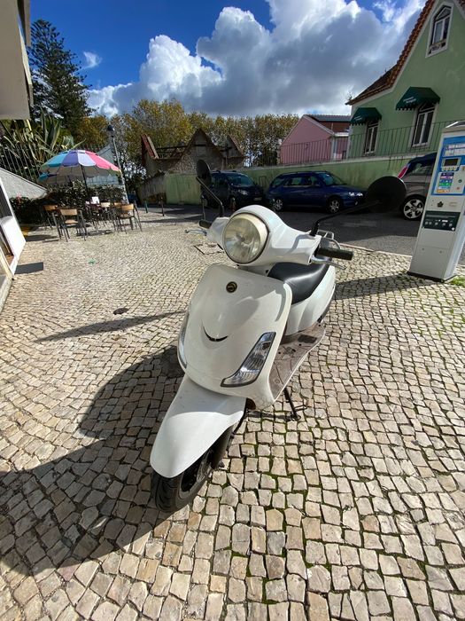 Scooter SYM 125 Branca | Revisões na marca | 35k KM