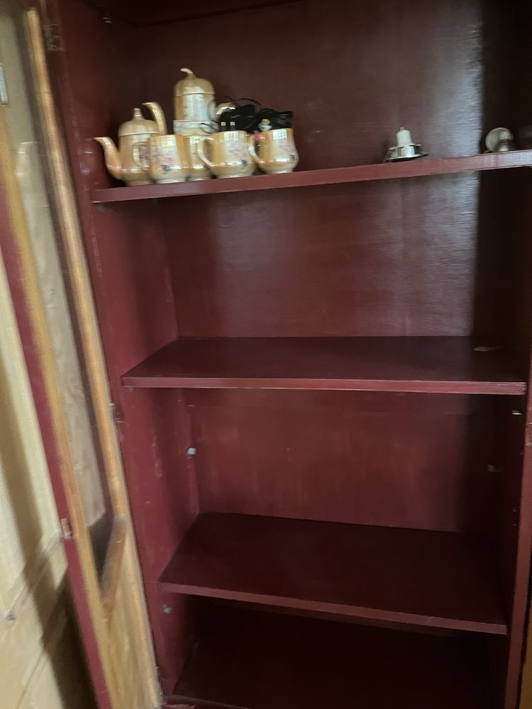 Продам сервант шкаф стенка