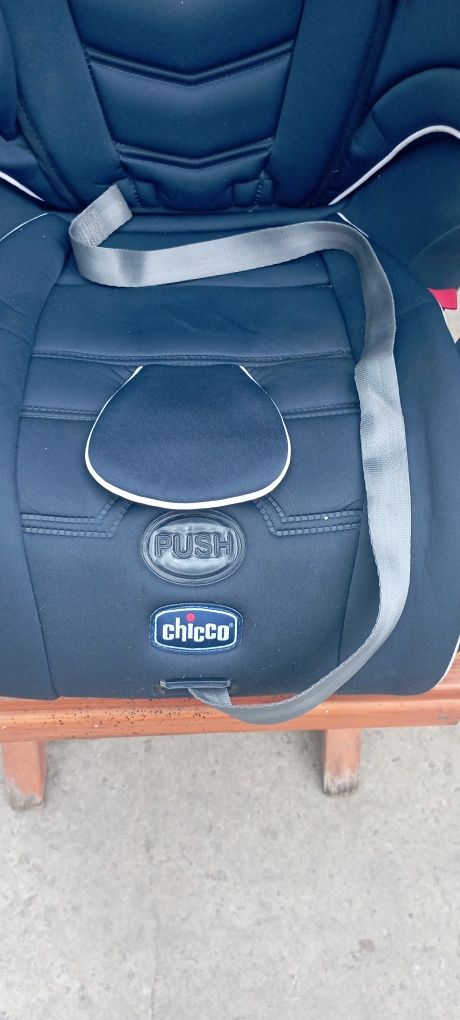Автокресло Chicco Heptune