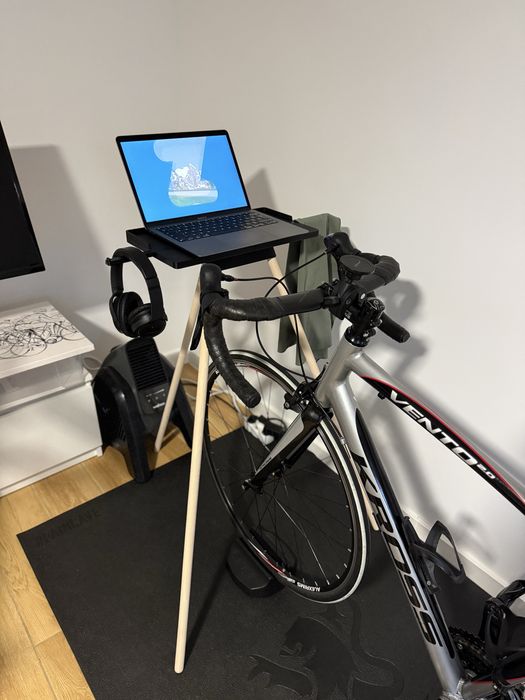 Mocowanie do stolika pod trenażer Zwift Wahoo Garmin Elite