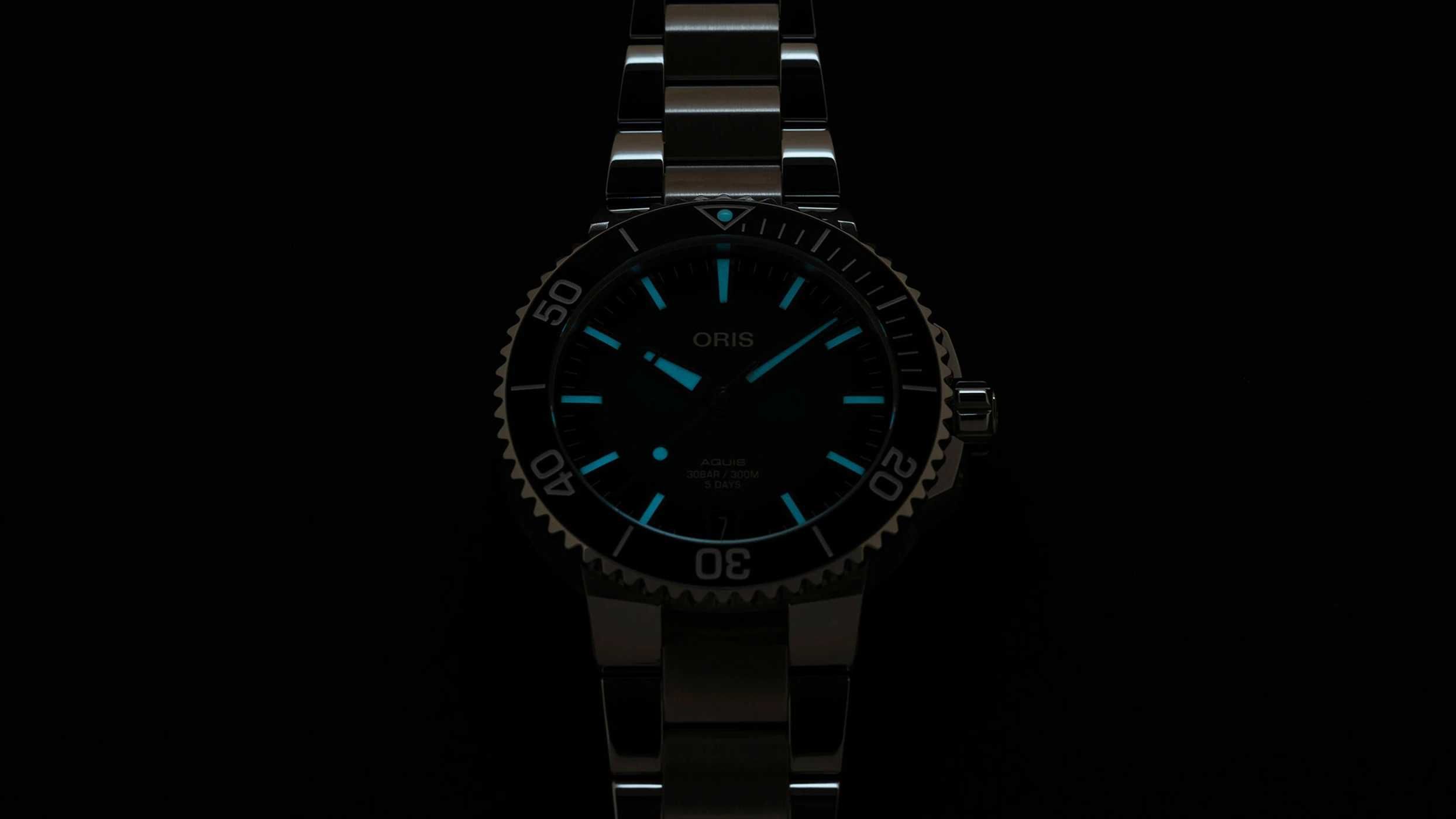 Relógio Oris Aquis Date 400