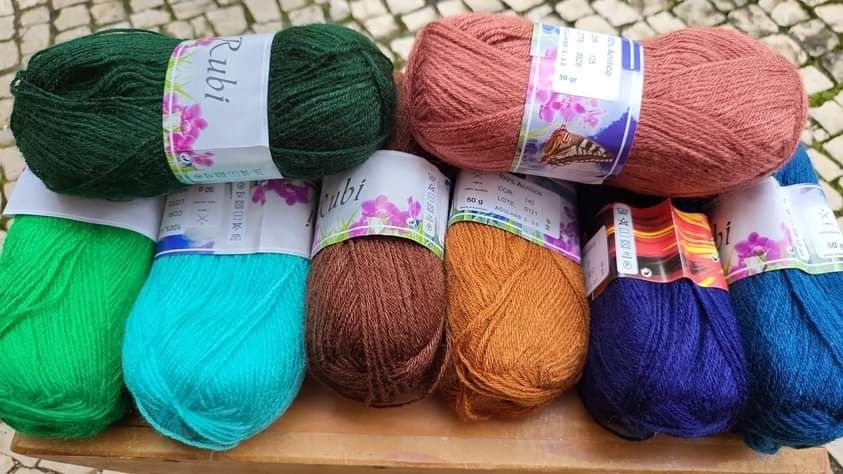 Lãs acrílicas novelos de 50 gr várias marcas