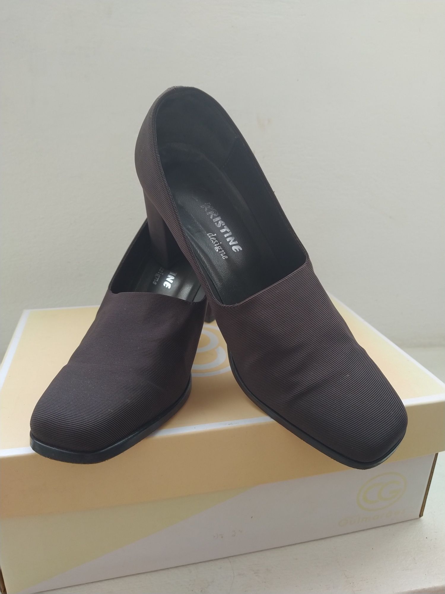 Sapatos castanhos em pele, elegantes - Tamanho 37