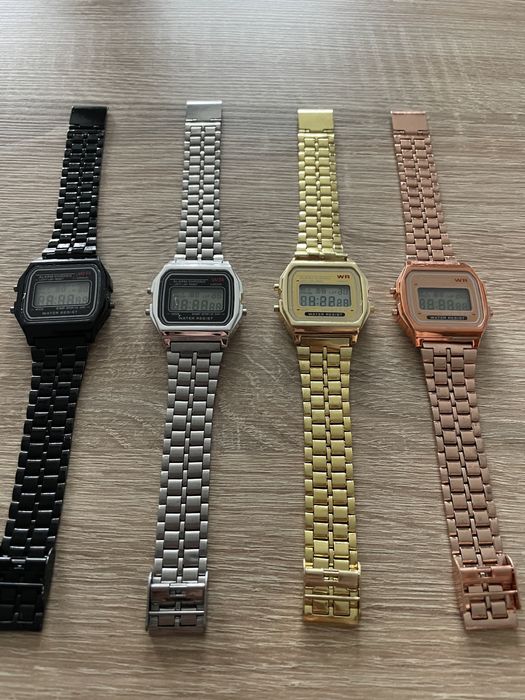 Zestaw 4 Zegarków Retro Czarny, Srebny, Złoty, Różowy w stylu casio