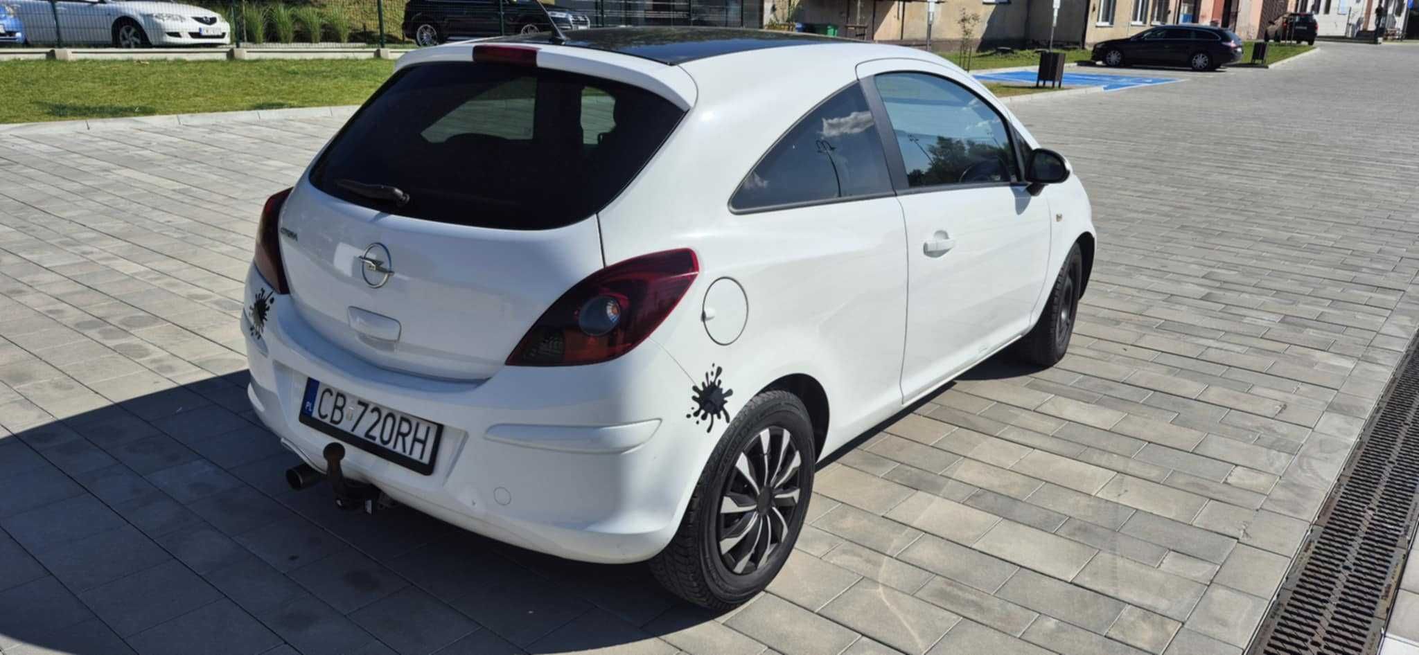 Opel Corsa D 1.4 benzyna 2009r klima