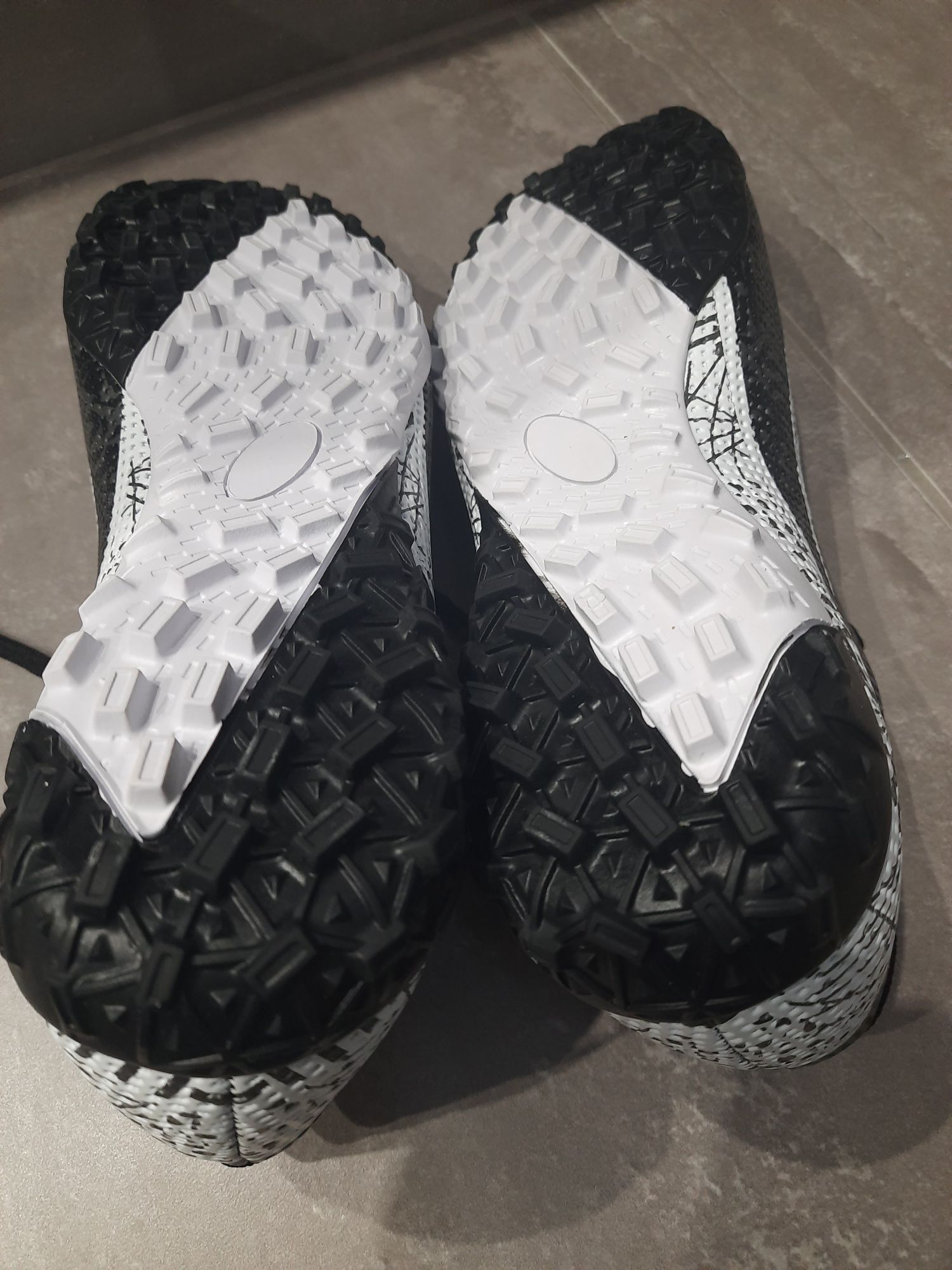 Buty 43  Turfy   *NOWE *