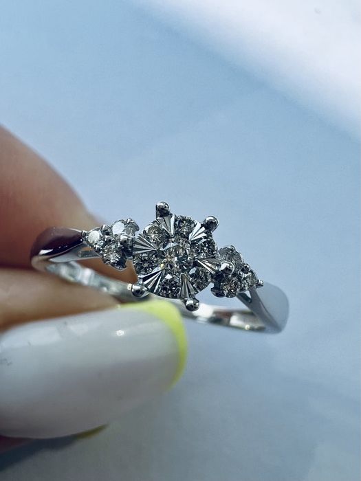 Золотое кольцо с бриллиантами белое золото 585 проба