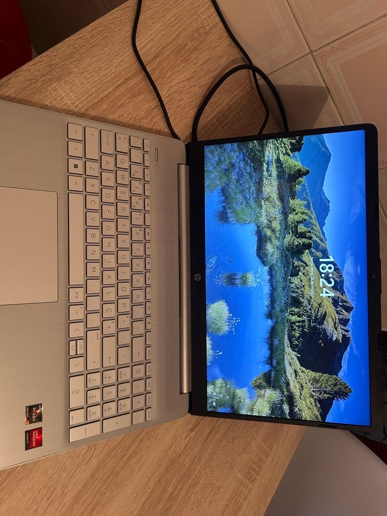 Portátil HP 15S-EQ2097NP