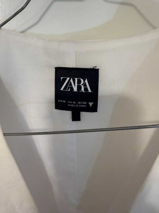 TOP Branco com detalhe madeira XL - ZARA