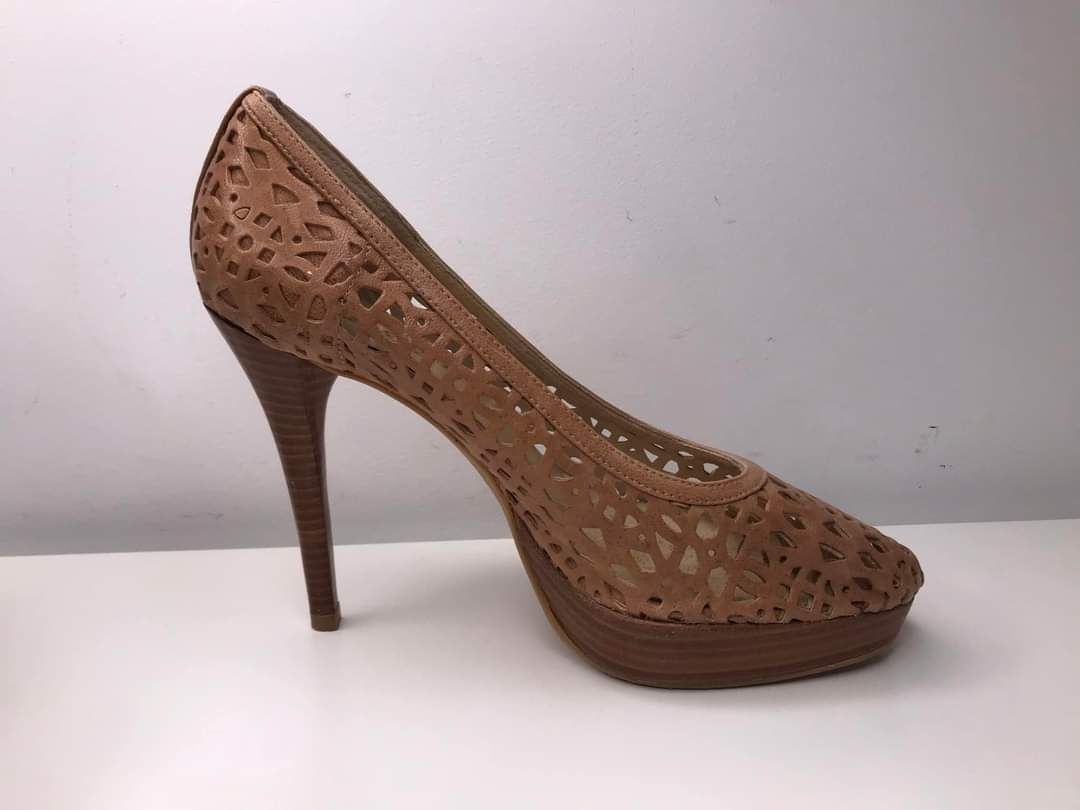 Czółenka skórzane przewiewne Stuart Weitzman for Russell Bromley Rozmi