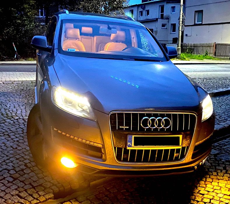 AUDI Q7 2011 Model 2012. Bez pneumatyki.