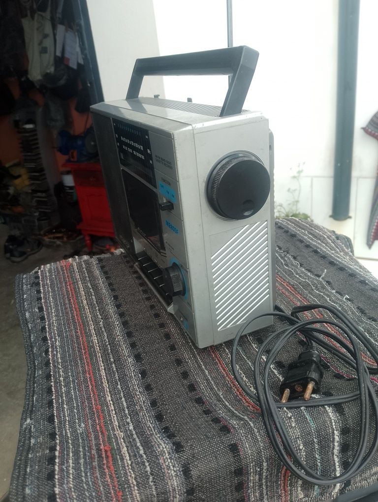 Radio portátil, bom estado