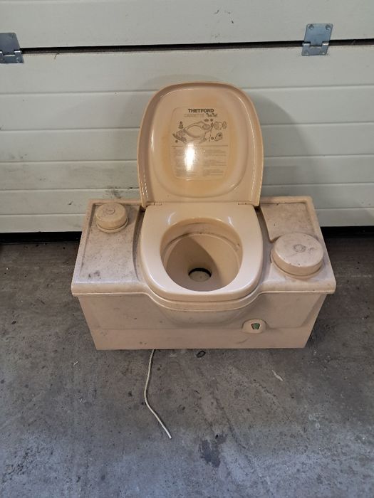 Toaleta wc kempingowa kasetowa