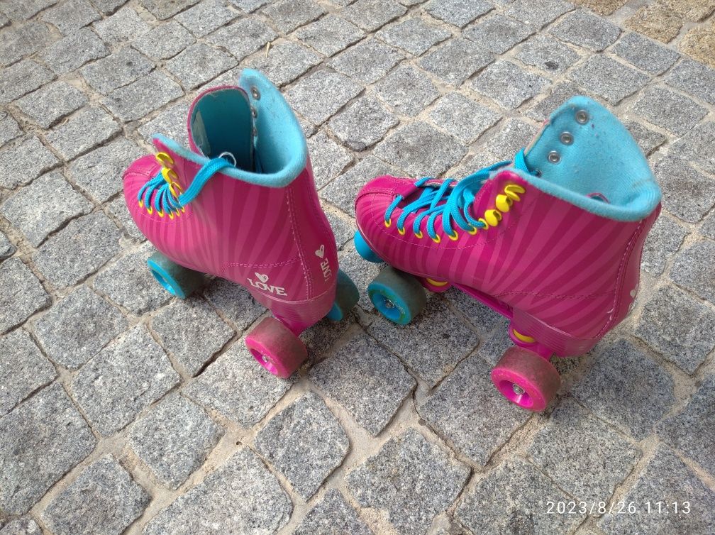 Patins 4 rodas para criança