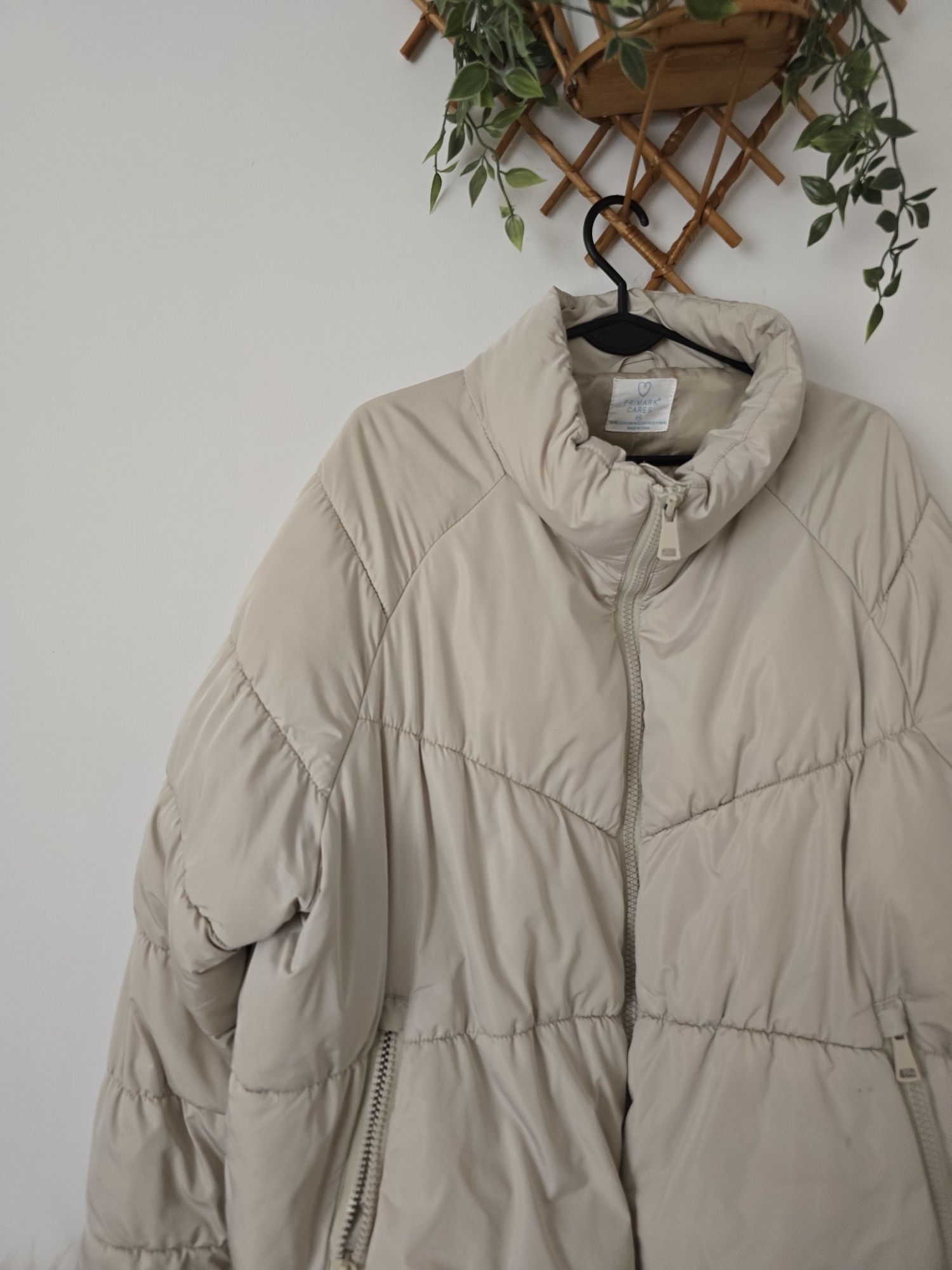 Pikowana kremowa beżowa oversize kurtka puffer zimowa jesienna primark