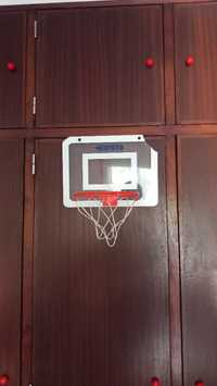 Cesto de basquetebol indoor