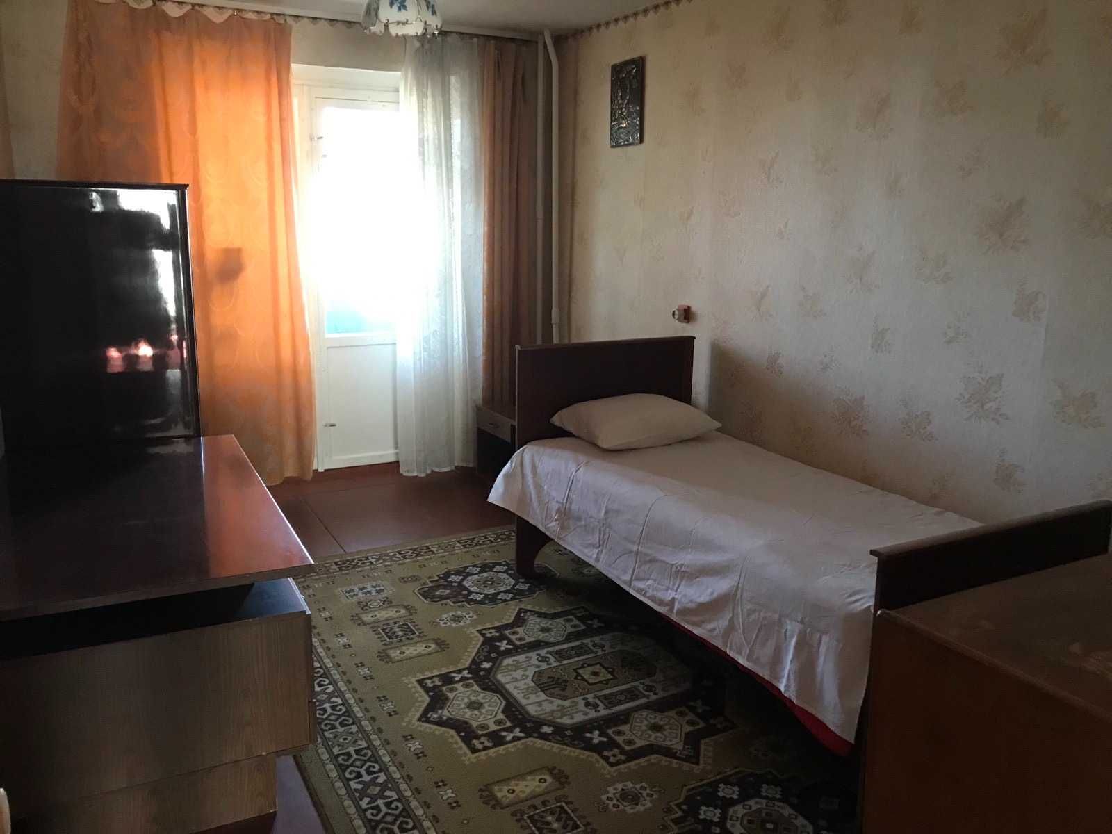 4 кімнатна квартира подобово. Центр.