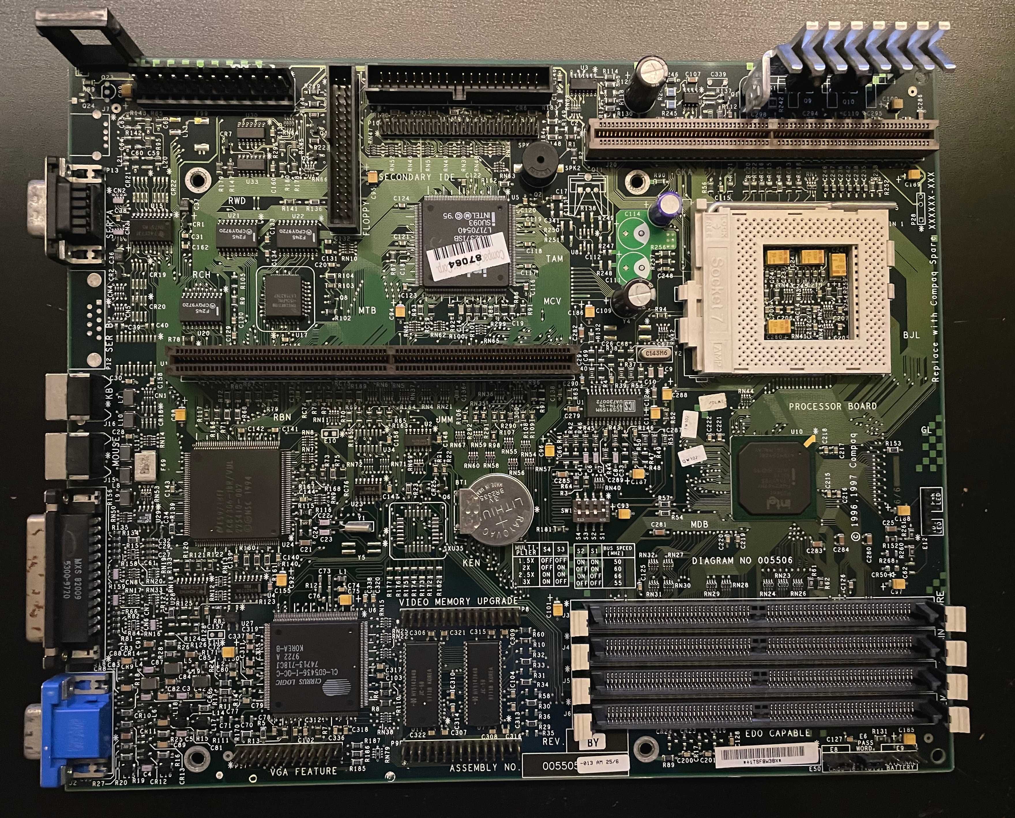 Compaq Deskpro 2000  / Monitor V40 CRT