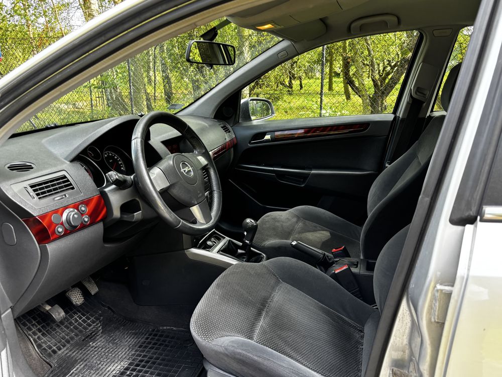 Opel Astra H 1.8 Benzyna/Gaz 2005 Rok Tempomat Podgrzewane Fotele