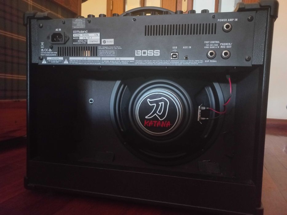 Boss Katana 50 MK2 e Pedaleira Airstep Kat