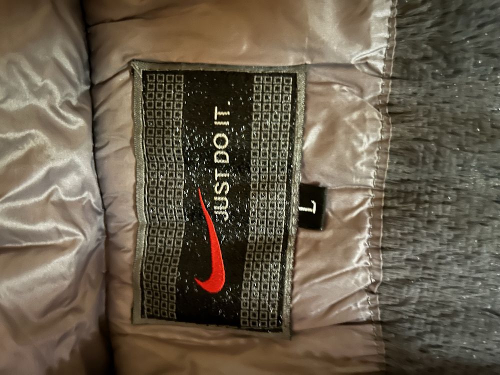 Куртка nike розмір s