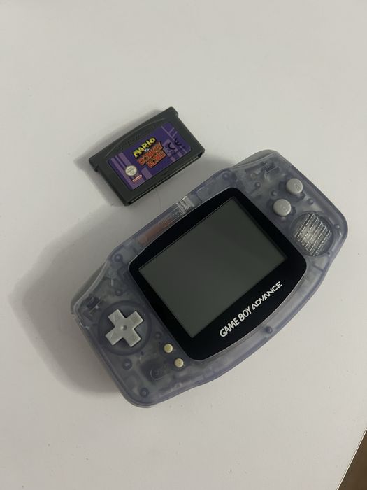 Konsola Nintendo Game Boy  Advance plus gra Mario i Donkey Kong !