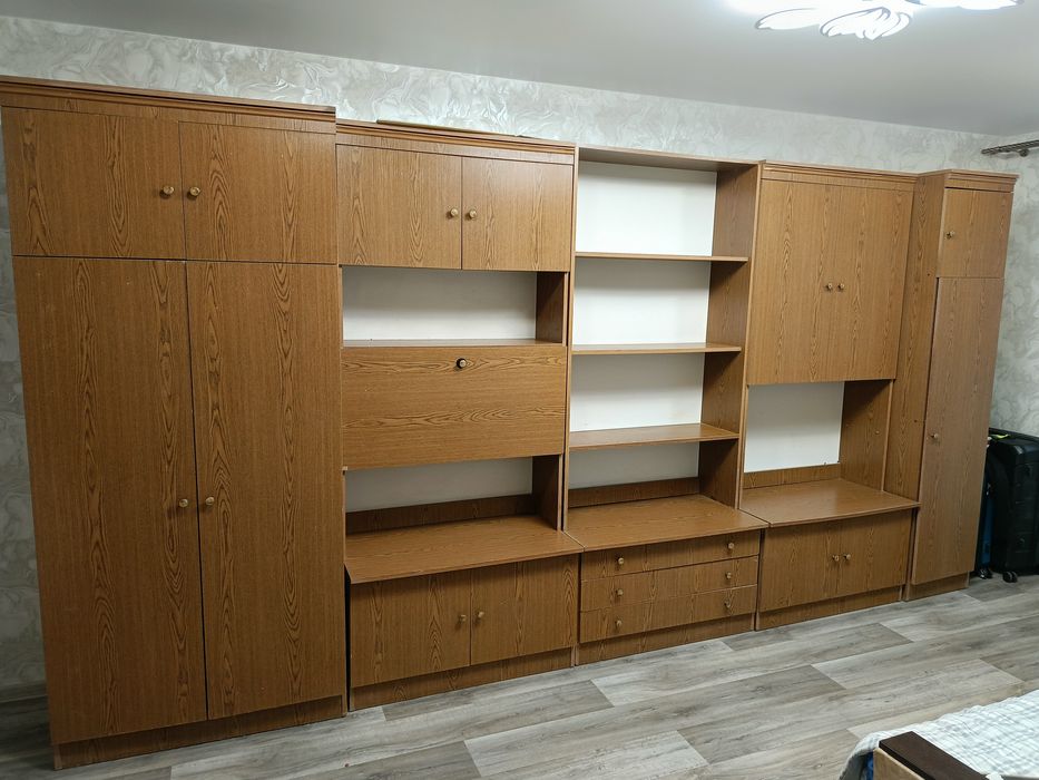 Продам стінку в вітальню