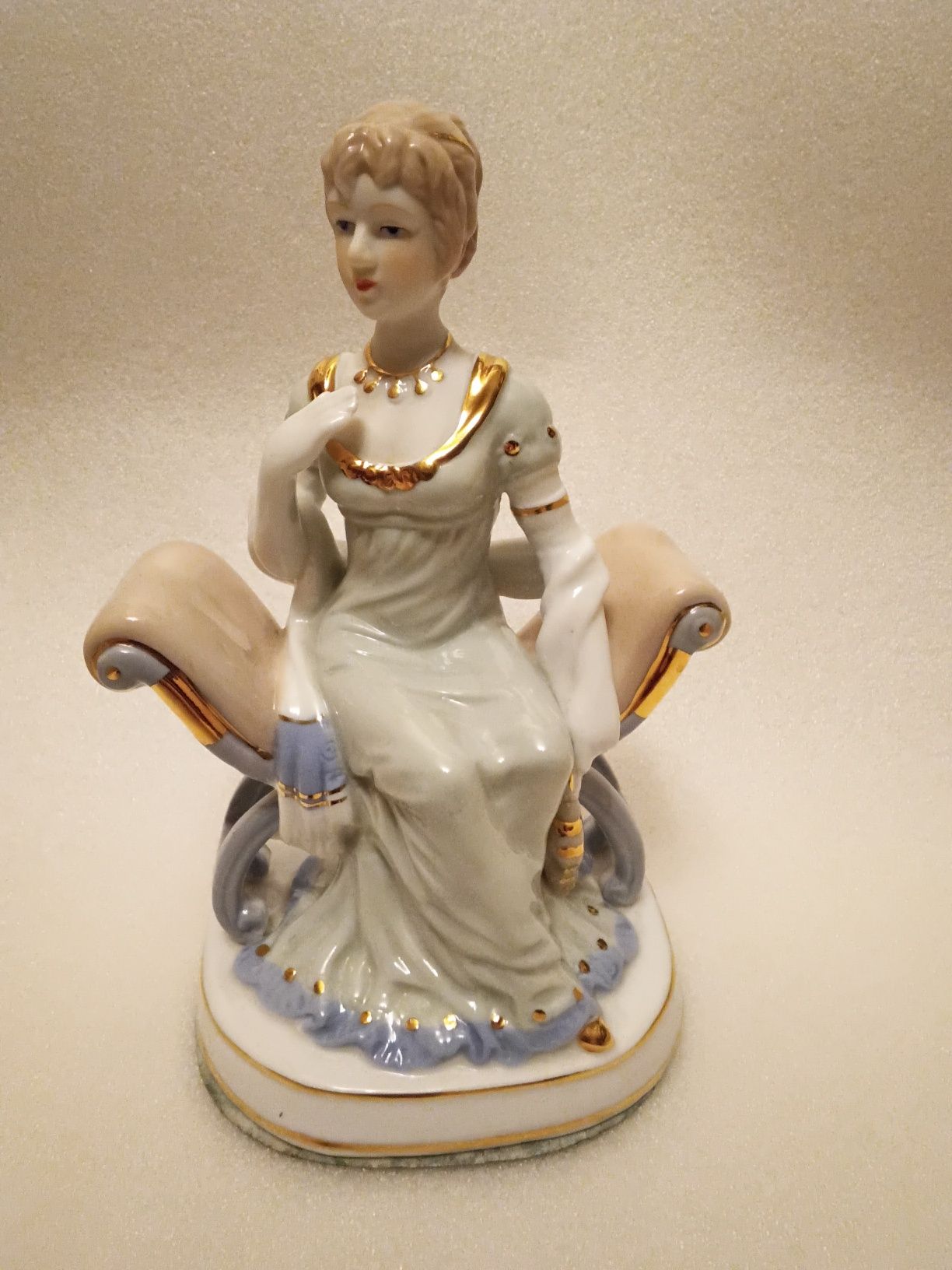 Figurka porcelanowa Dama Rumunia