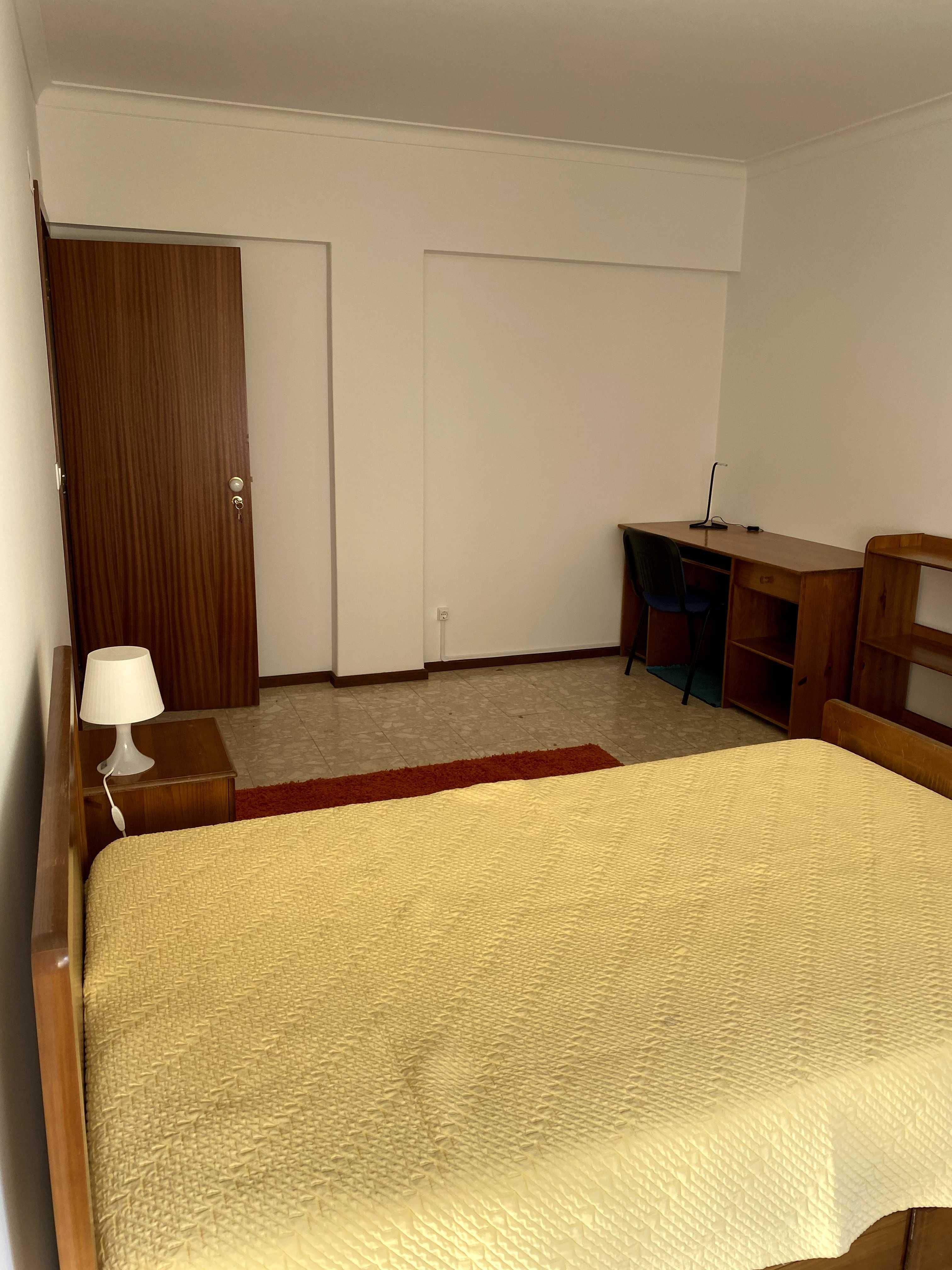 Alugo quarto ESTUDANTE centro Castelo Branco