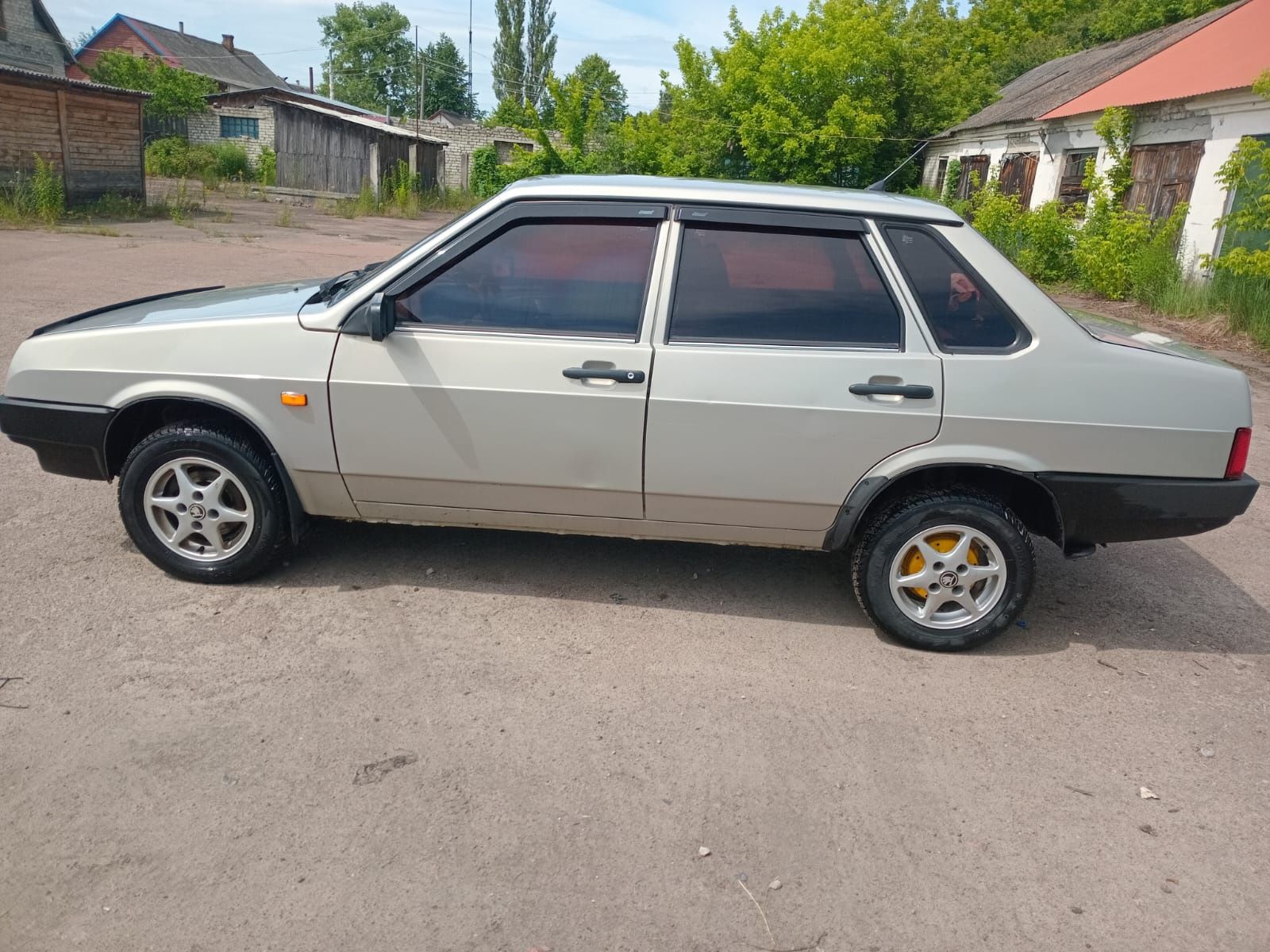 Автомобіль ВАЗ 21099