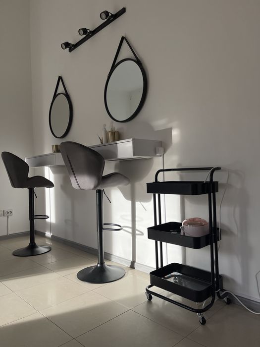 Здається місце для бровіста, візажиста, оренда для майстра бровіста